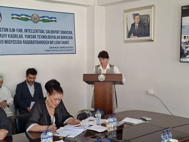 Discussion of recent scientific research at the scientific seminar